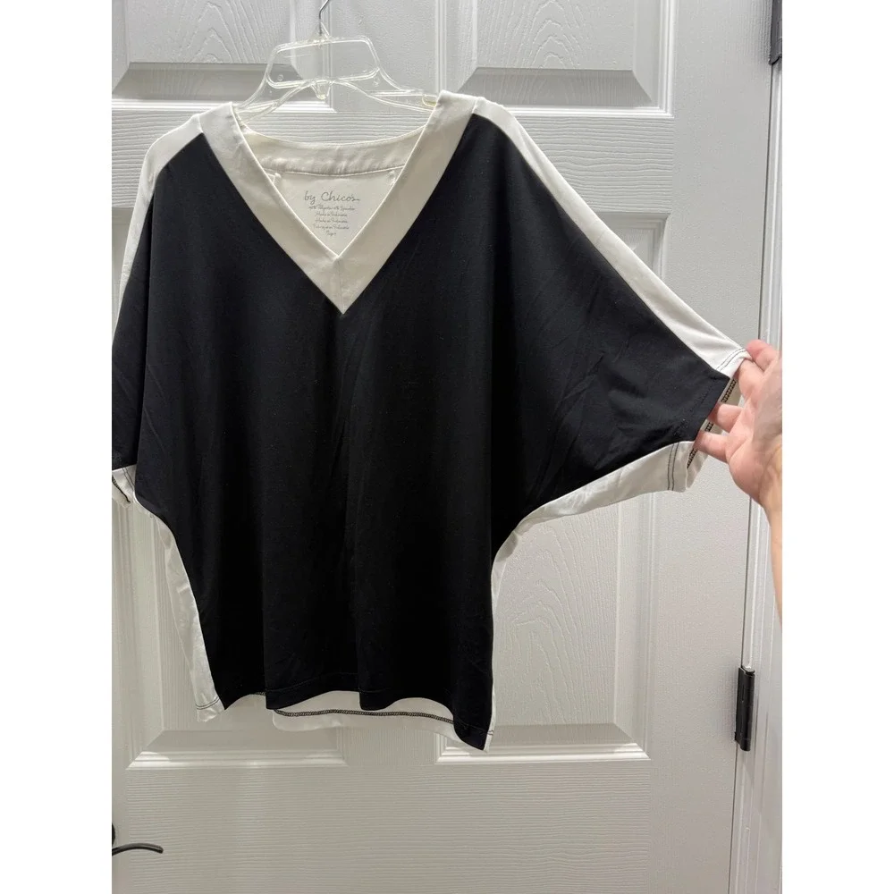 Chico's Black White Colorblock V-Neck Dolman Sleeve Top Women's Size 0 Small